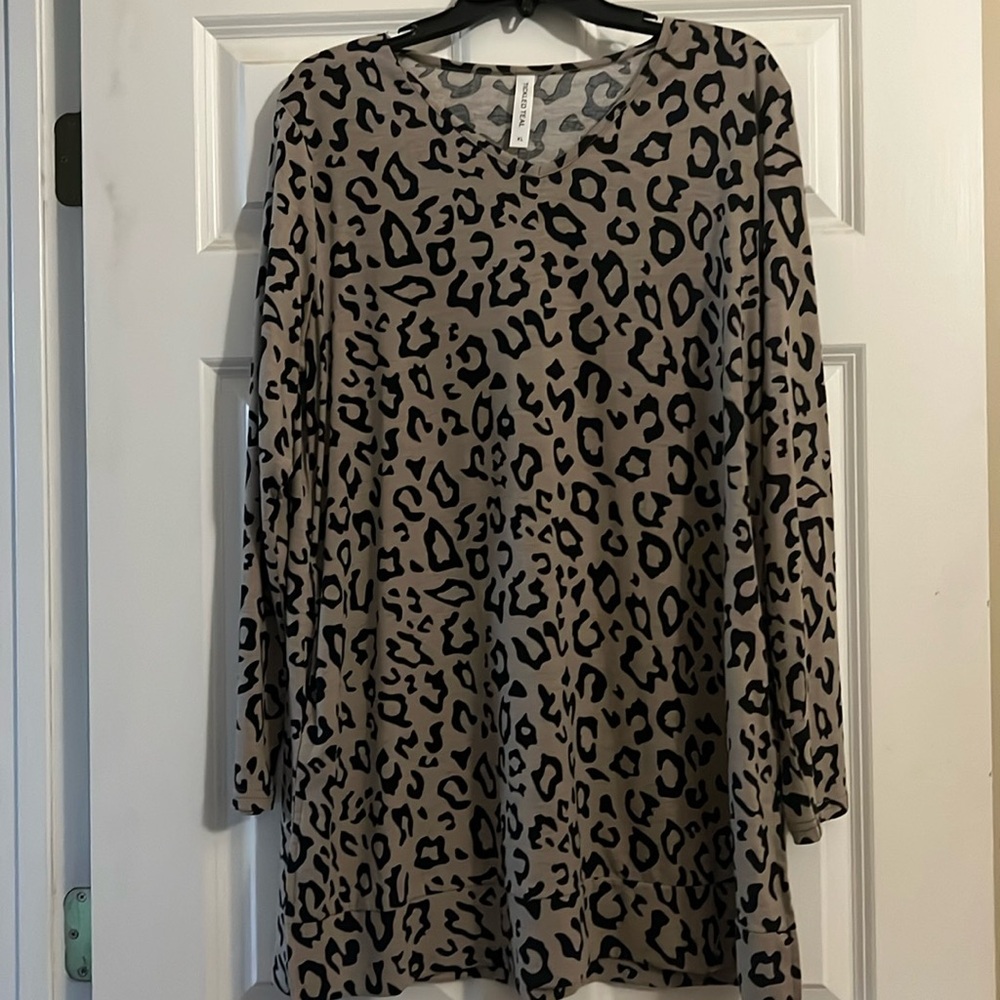 Leopard print top
